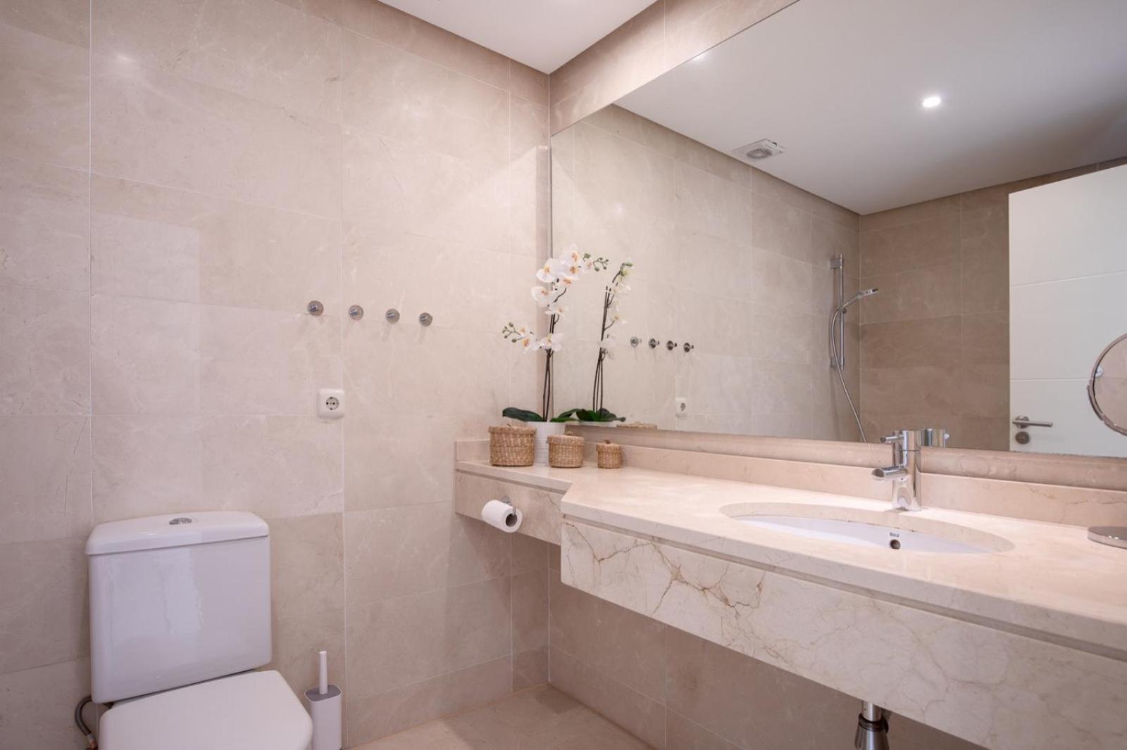 דירות Alcazaba Lagoon Estepona Golf מראה חיצוני תמונה