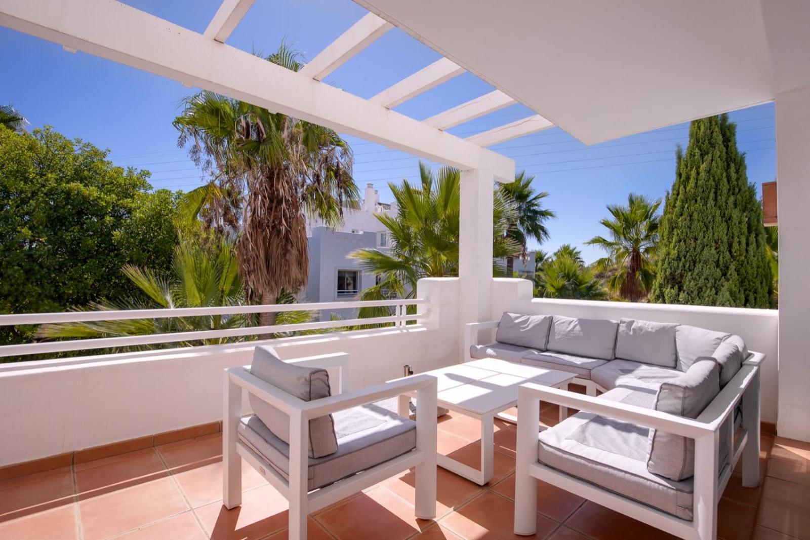 דירות Alcazaba Lagoon Estepona Golf מראה חיצוני תמונה