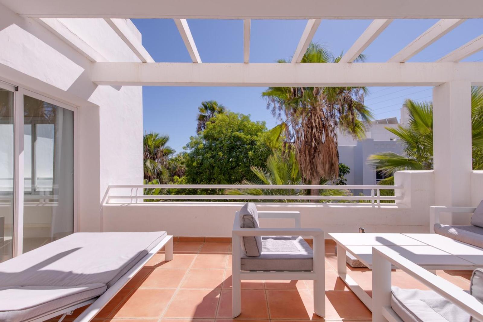 דירות Alcazaba Lagoon Estepona Golf מראה חיצוני תמונה