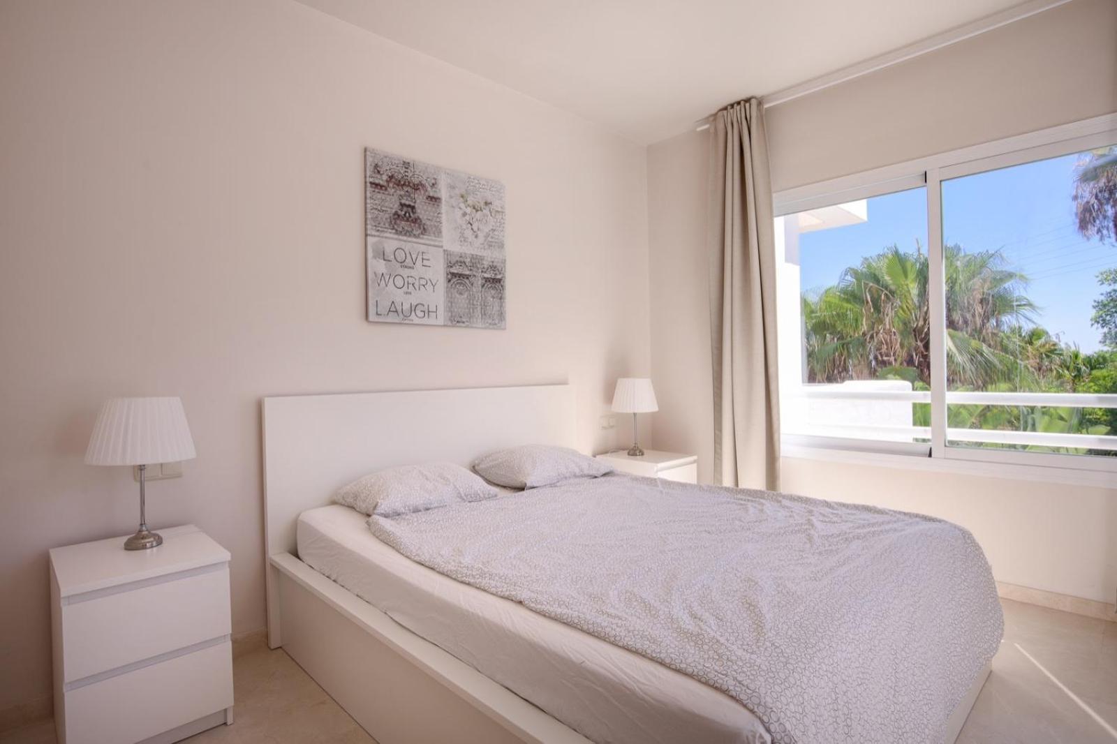 דירות Alcazaba Lagoon Estepona Golf מראה חיצוני תמונה