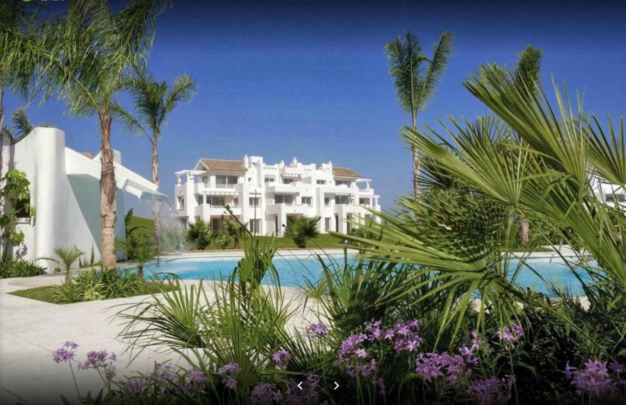 דירות Alcazaba Lagoon Estepona Golf מראה חיצוני תמונה