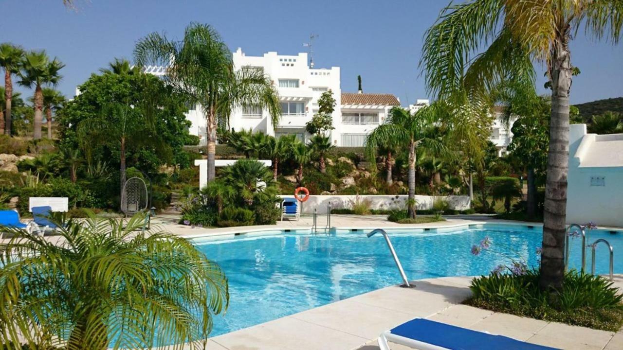 דירות Alcazaba Lagoon Estepona Golf מראה חיצוני תמונה