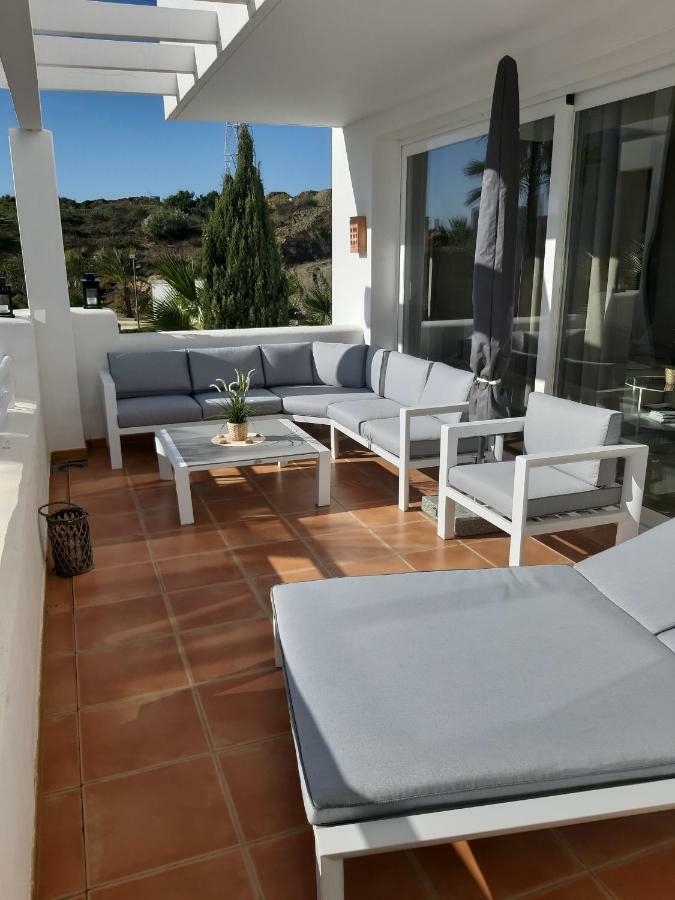 דירות Alcazaba Lagoon Estepona Golf מראה חיצוני תמונה