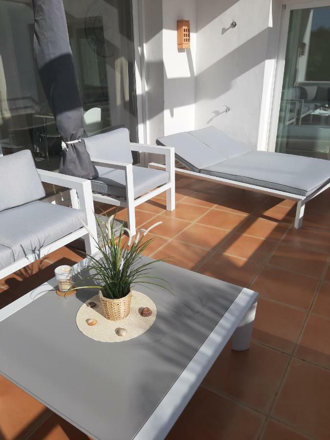 דירות Alcazaba Lagoon Estepona Golf מראה חיצוני תמונה